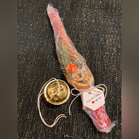 abundance| Prosperity handcrafted candle - Picture 8 of 10